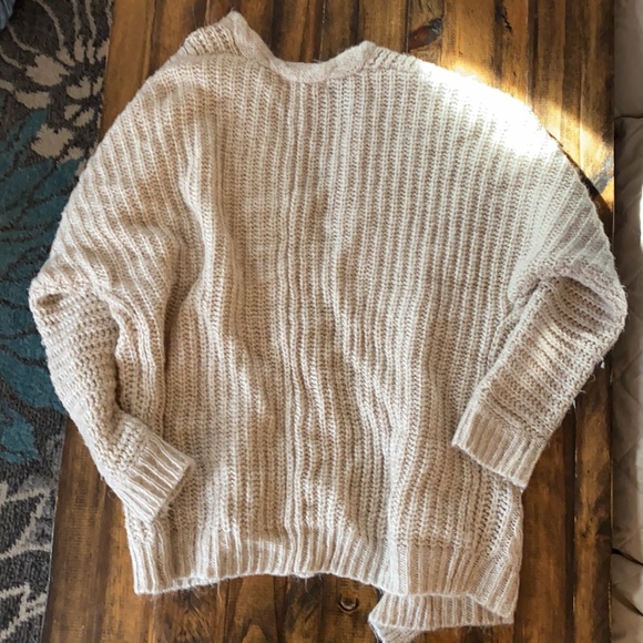 Knitted cream coverup - Picture 3 of 3